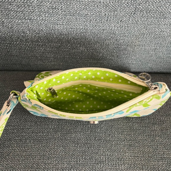 bungalow 360 wristlet/clutch - Picture 3 of 5